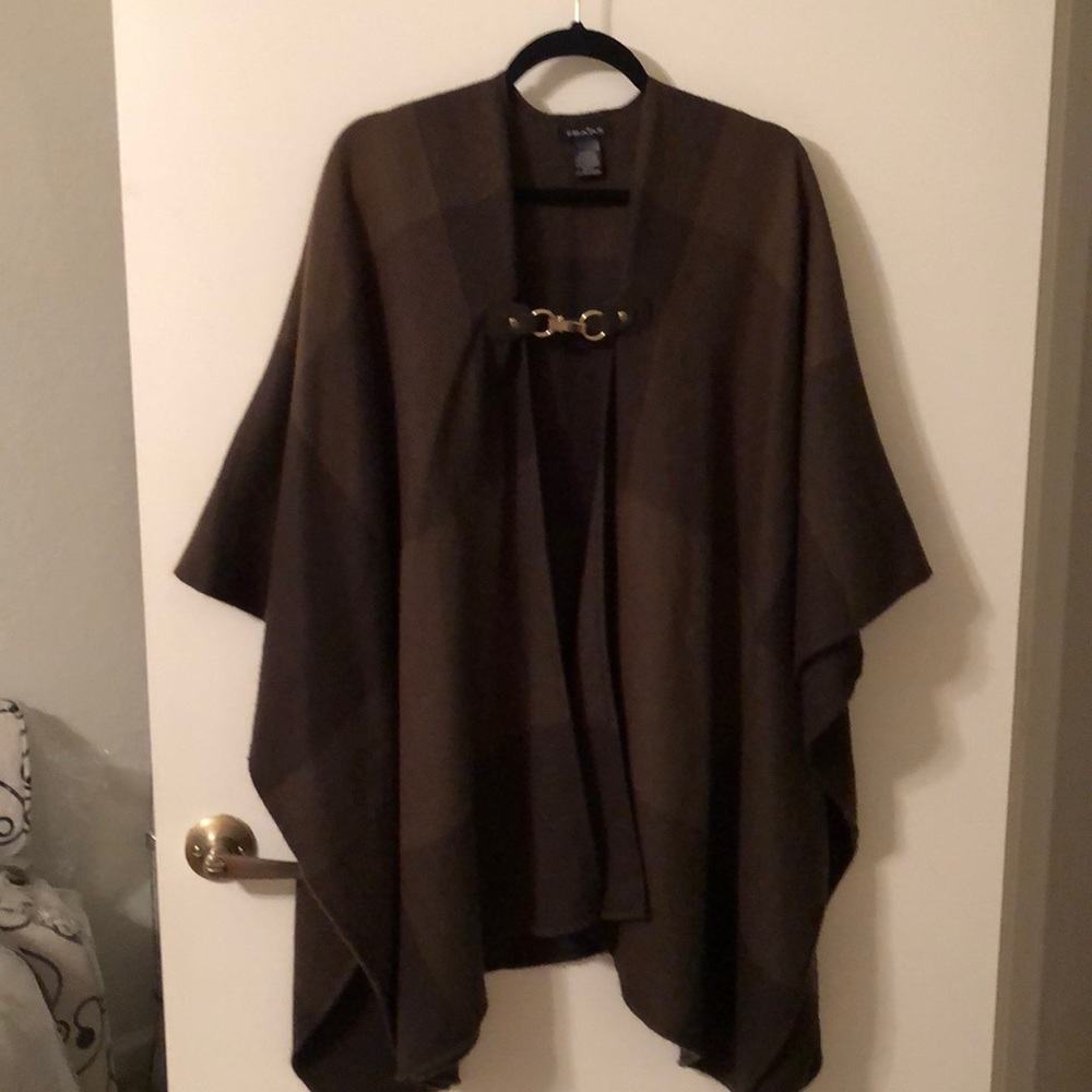 Poncho/cape - Picture 4 of 5